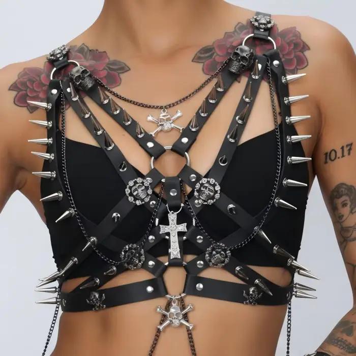 Haut Gothique Punk Rock pour Femme avec Crânes et Clous, Chaîne Croisée, Style Y2K, Halter, Vêtement