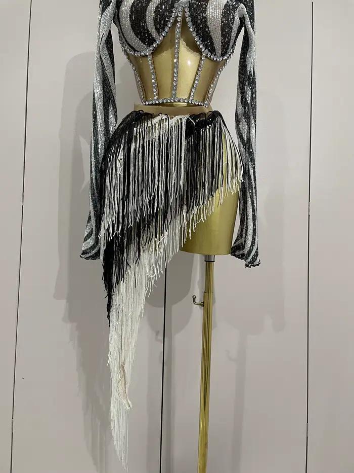 Ensemble deux pièces en maille à manches longues pour femmes, avec des pompons et des paillettes bri