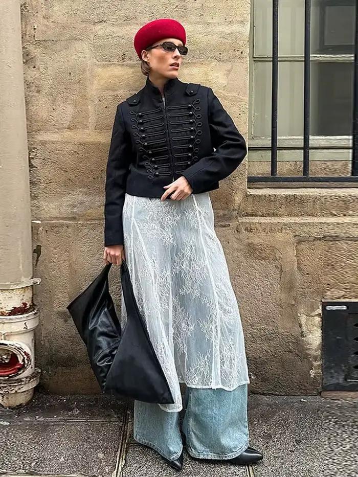 Nouvelle Veste Courte Femme Printemps 2026 Noire à Col Montant Manches Longues Boutons Tressés Coupe