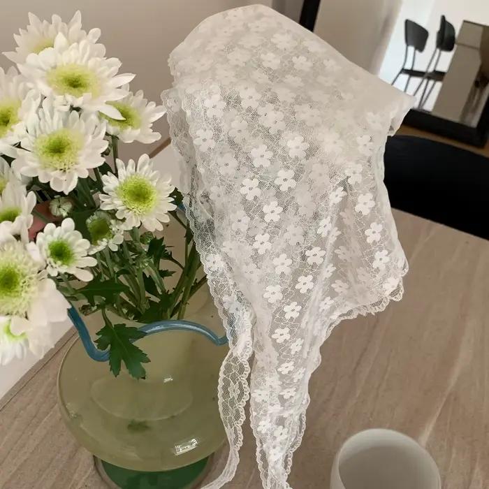 Dentelle fleur tempérament élégant dentelle femme fleur blanc doux triangle écharpe mince ruban respirant style artistique photo de voyage