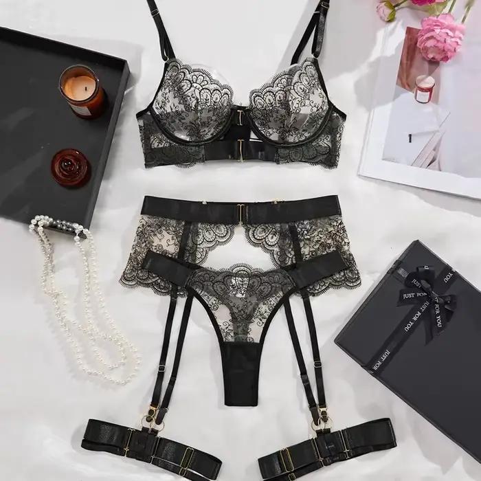 Nový průhledný vyšívaný erotický set pro ženy