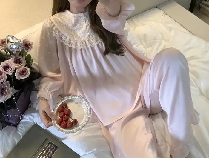 Nouvelle collection Printemps-Automne 2025 : Pyjama en soie imitation pour femme, ensemble pantalon et haut à manches longues en soie glacée, tenue d'intérieur française en dentelle
