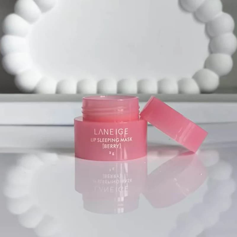 Masque de nuit réparateur hydratant Laneige, saveur triple fraise, gloss à lèvres effet cristal glac