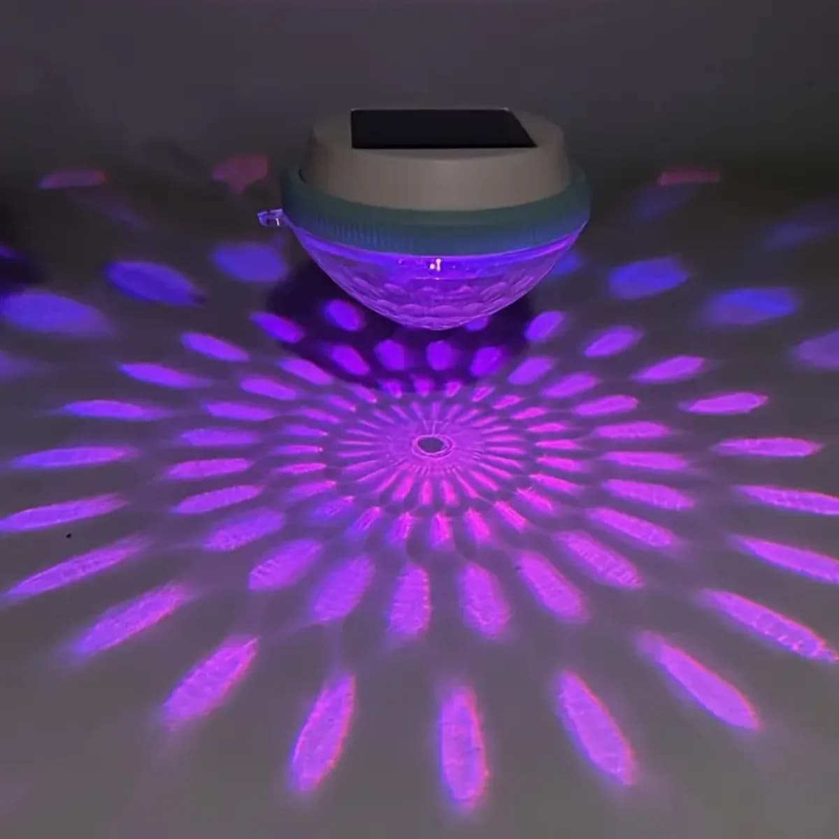 Lumières solaires flottantes de piscine, lumière automatique de nuit LED, charge automatique de la l