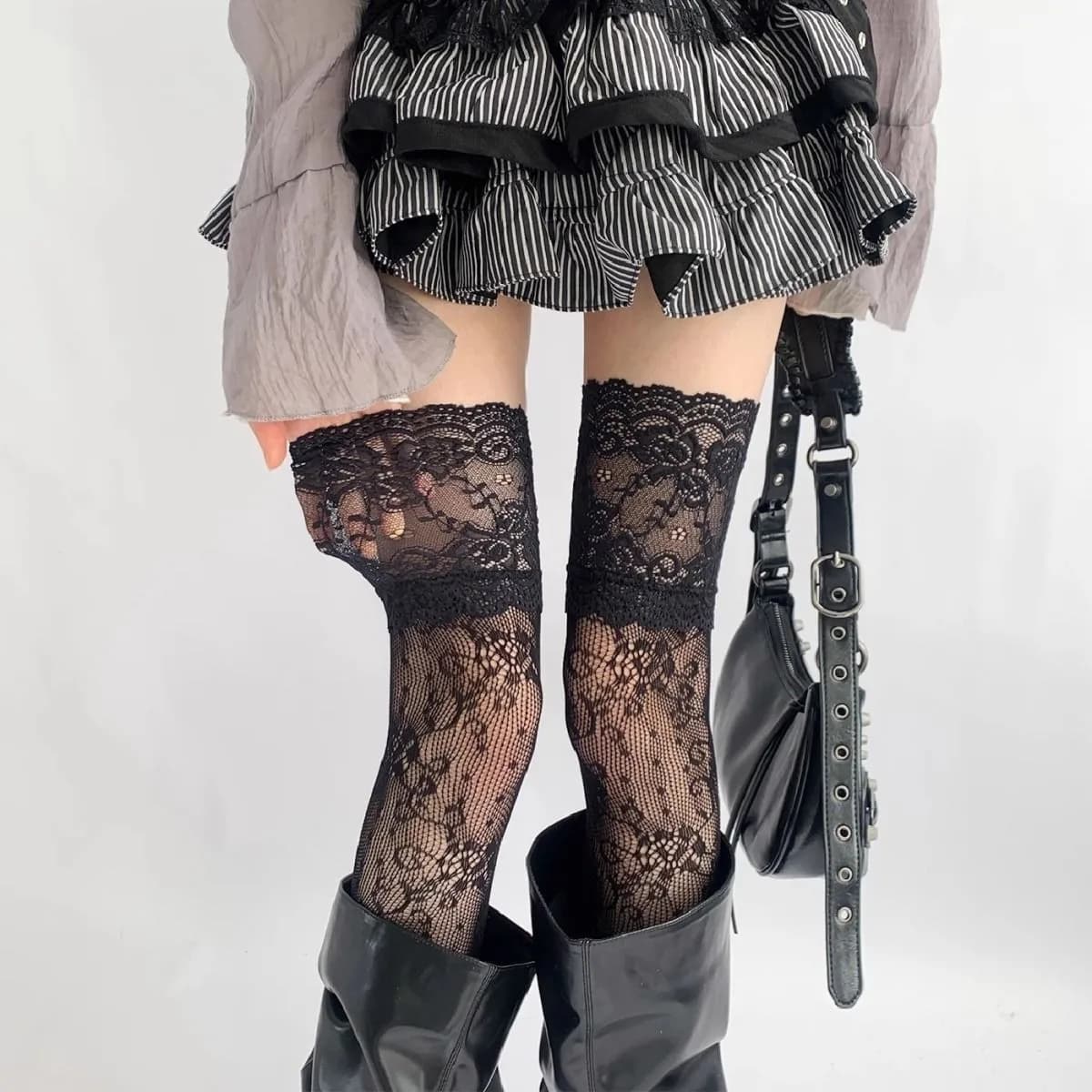 Chaussettes femme automne/été couleur unie cuisse haute dentelle bas femmes sur le genou bas Lolita 