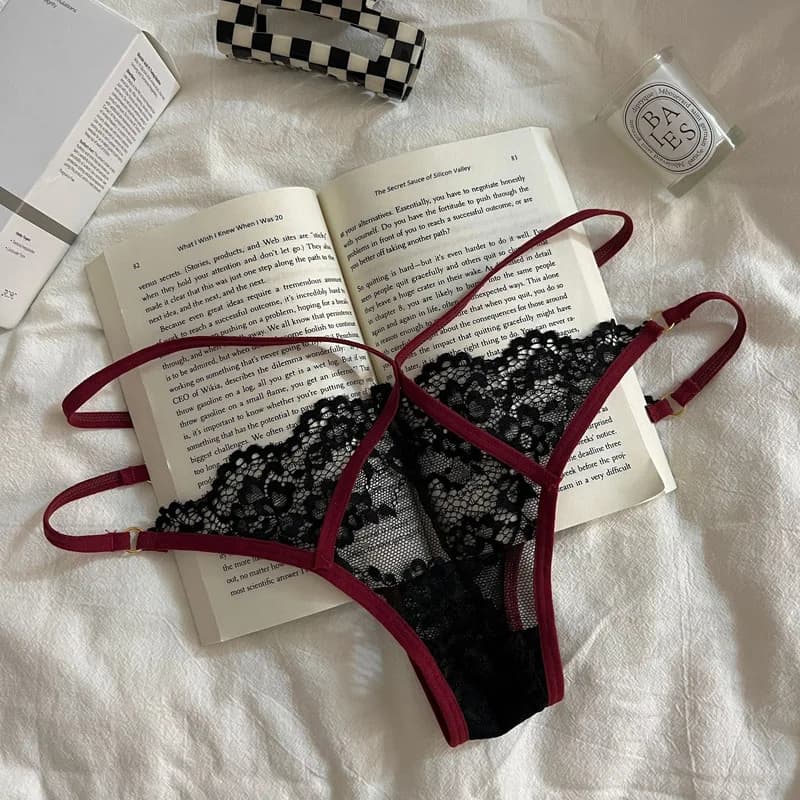 Strings G en dentelle française, culotte taille basse sans couture avec panneaux en maille transpare