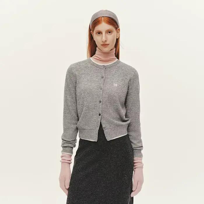 Semir tricoté pull coupe ajustée brodé pull femmes 2025 hiver Style court col rond haut superposé