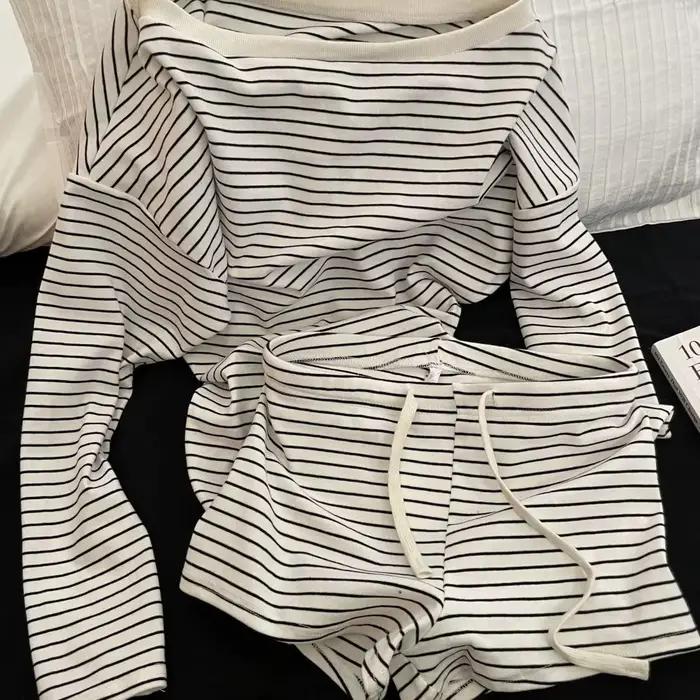 Nouvel ensemble de pyjama coréen 2025 à manches longues avec rayures noires et blanches et short épa