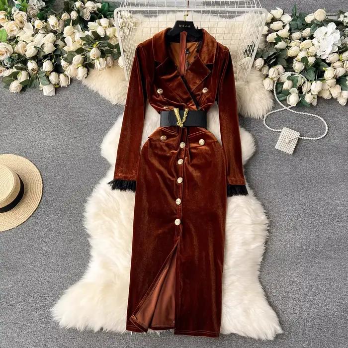 Robe en velours pour femmes, élégante, col en v, manches longues, mode, boutons moyens, gaine fendue