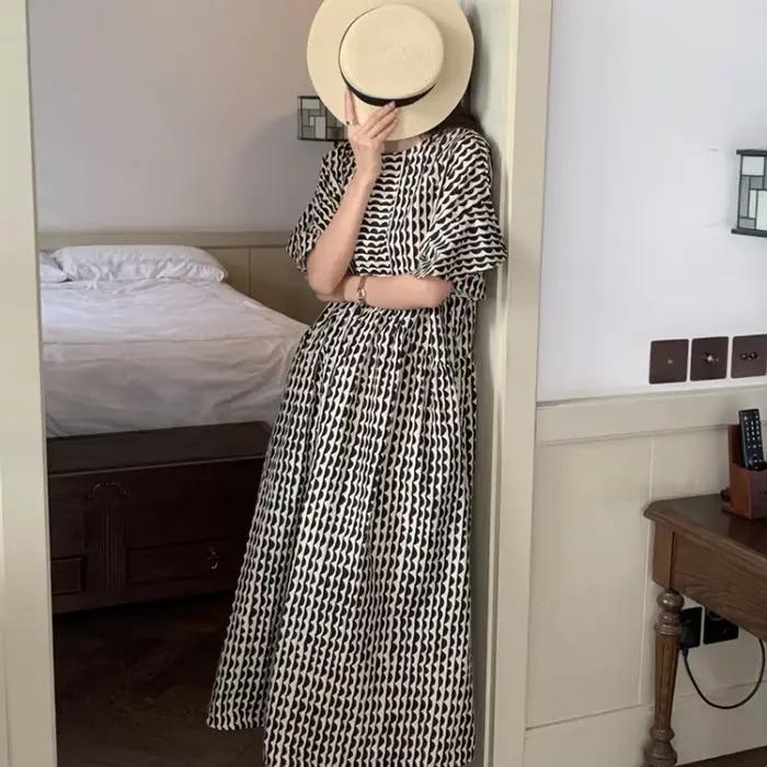 Robe longue rayée à manches papillon pour femmes, robe d'été maxi, taille A-ligne, croix de croix, v