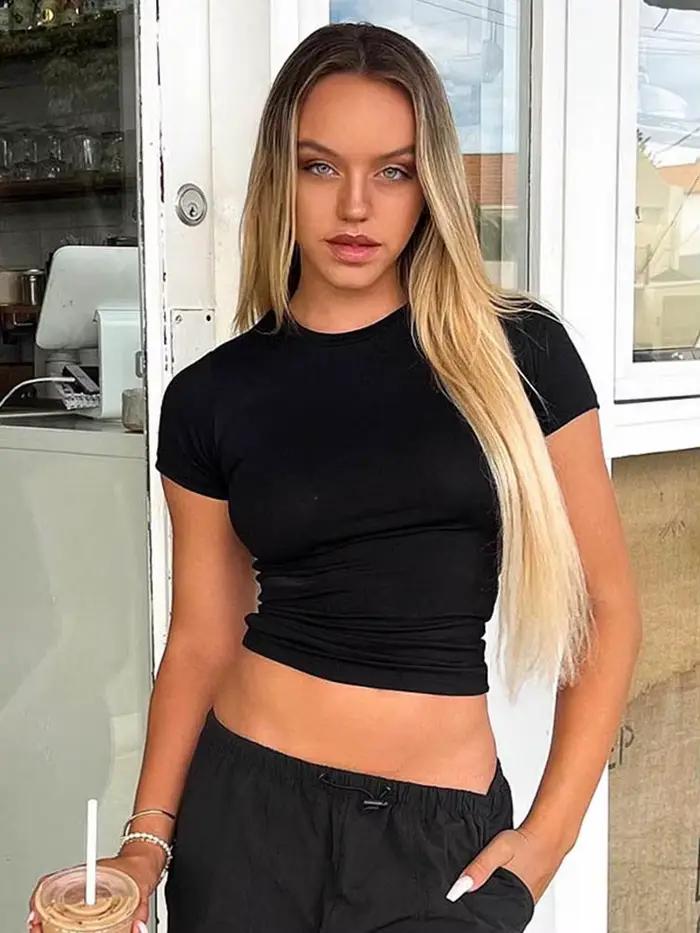 2025 été mode nouveau femmes couleur unie Simple décontracté à manches courtes T-shirt doux complet