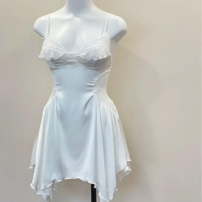 Chemise de nuit française Sexy en soie glacée, pyjama pur pour femmes, maille et dentelle avec coussinet de poitrine, bretelles, vêtements de détente, 2025