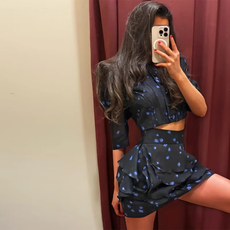 Ensemble chic pour femme : robe florale élégante à manches mi-longues, haut court à col rond et mini