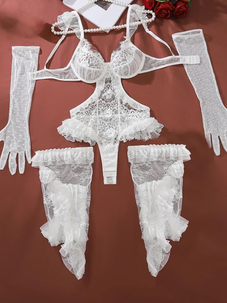 Ensemble trois pièces sexy en dentelle Belamimi avec garniture à volants, gants et bas, idéal pour l