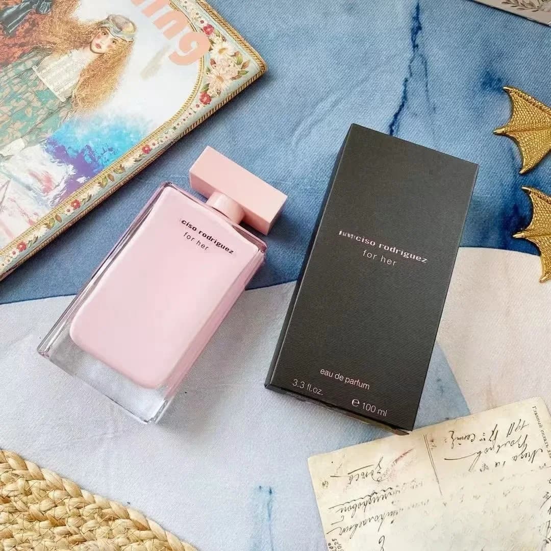 Eau de toilette florale élégante au musc pour femmes, parfum de luxe en flacon rose, fragrance jour