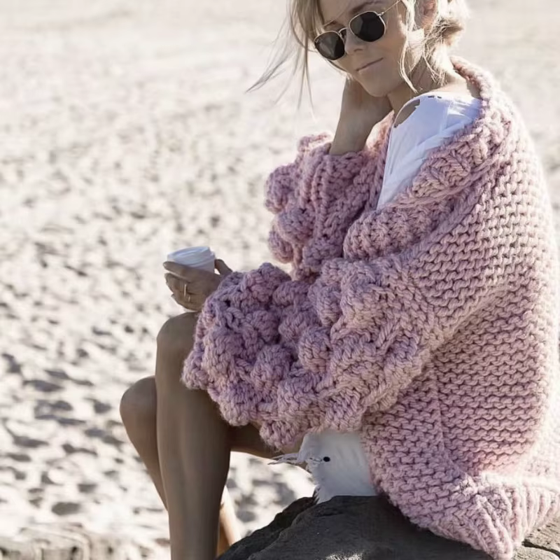 Cardigan au crochet grossier chic, pull à crochet floral 3D, manteau à la main, col en V, laine brut