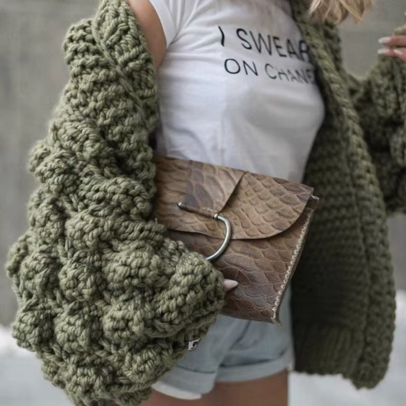 Cardigan au crochet grossier chic, pull à crochet floral 3D, manteau à la main, col en V, laine brut
