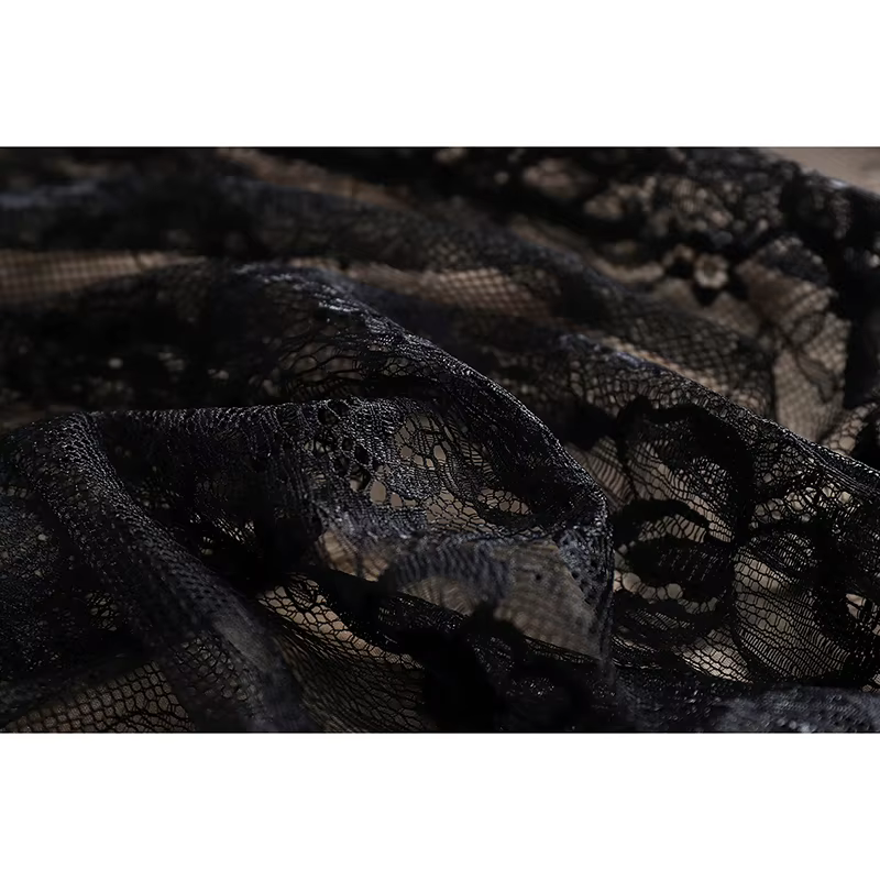 Sexy dentelle Spaghetti sangle haut femmes licou col en V basique Cami sans manches Satin soie débar