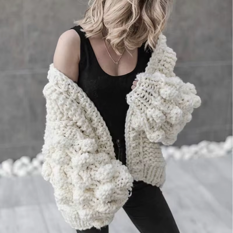 Cardigan au crochet grossier chic, pull à crochet floral 3D, manteau à la main, col en V, laine brut