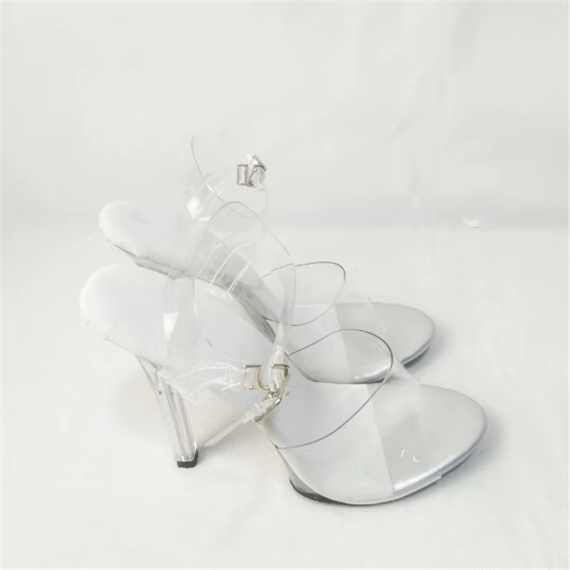Nouvelles chaussures transparentes à la mode, talons hauts pour la scène de modélisation d'été, sand