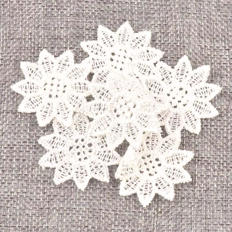 Garniture en maille avec appliques en dentelle blanche, fleur pour coudre sur tissu Guipure, fournit