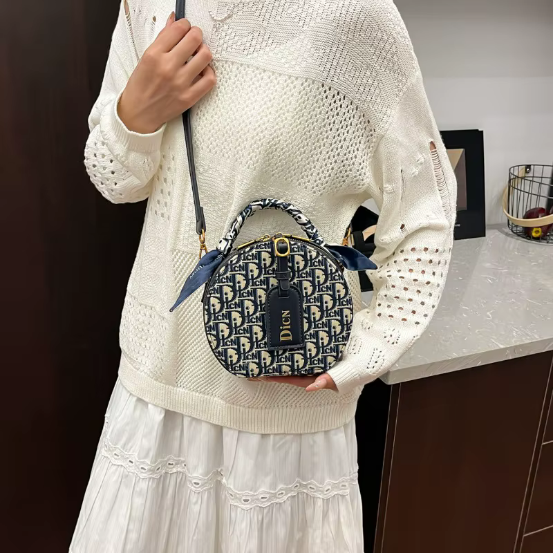 Sac à bandoulière jacquard brodé avec lettres, en soie, nouvelle collection 2025, tendance, petit sa