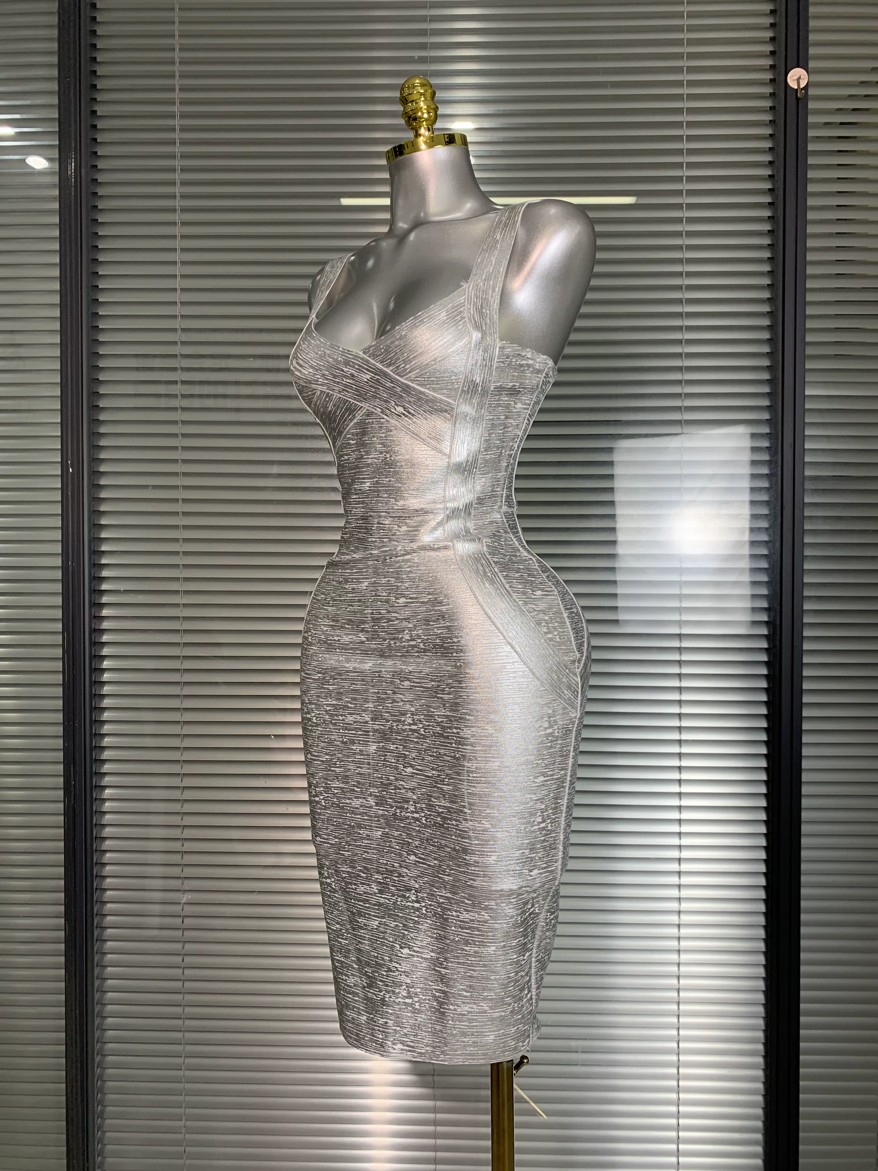 Robe à bandes moulante pour femmes, flambant neuf, Sexy, bronzante, argent, célébrité, mode, rue, ro
