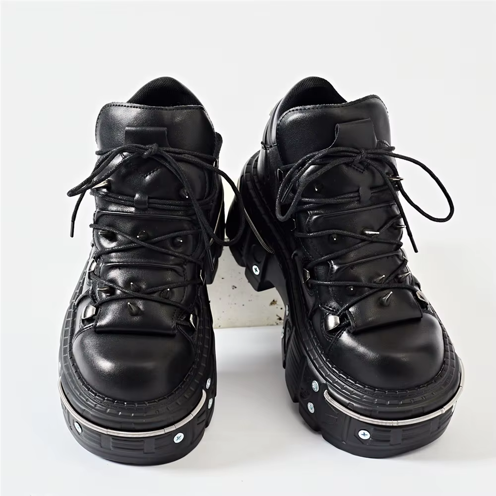 Punk femmes à lacets cheville Botas Mujer 2025 Rivet métal décoration bout rond fond épais bottes fe