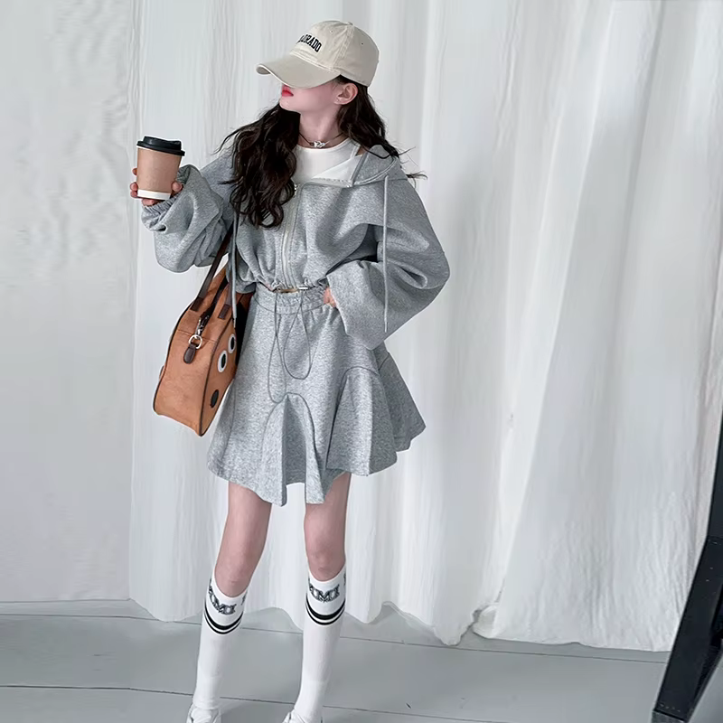 Ensemble de vêtements JK gris pour adolescentes, sweat-shirt à capuche avec lettres + jupe queue de