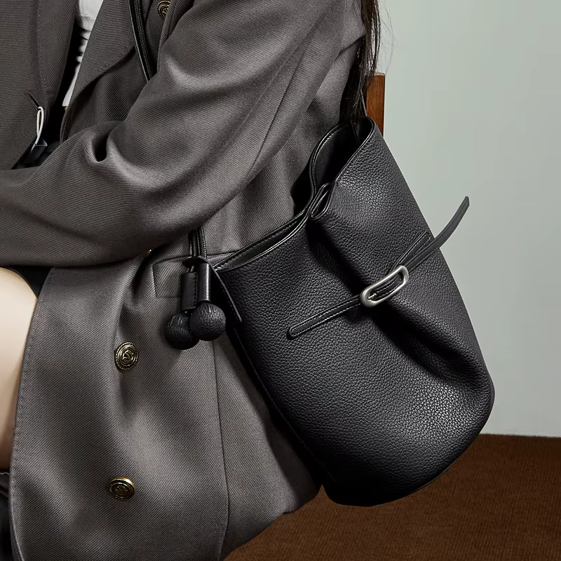 BURMINSA Sacs seau de luxe en cuir véritable pour femmes, sacs à bandoulière minimalistes de créateu
