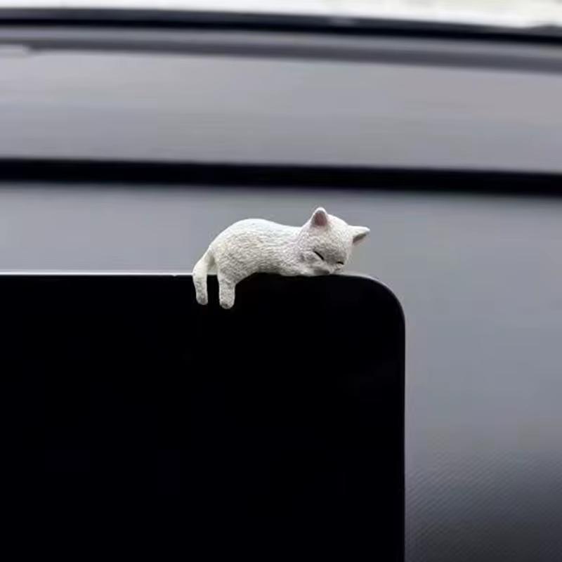 Ornement de voiture inhabituel : poupée de chat endormi fantaisie pour la décoration automobile, mod