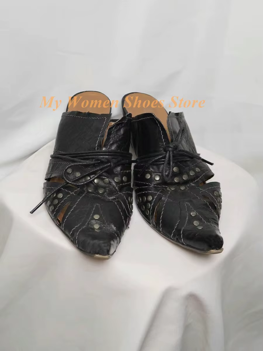 Mules à rivets et lanières, bout pointu sexy, en cuir noir mat, style défilé, collection Printemps-É