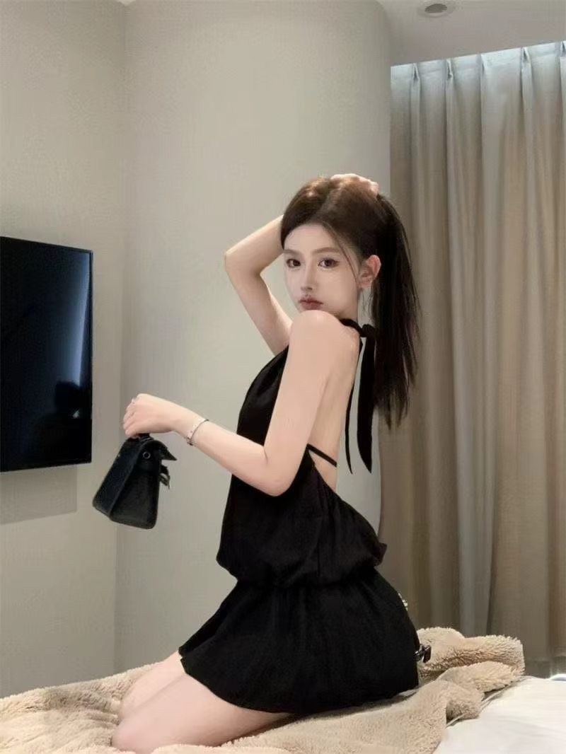 La nouvelle robe dos nu à col licou de couleur unie de Y2K est une jupe courte sexy, élégante et ami