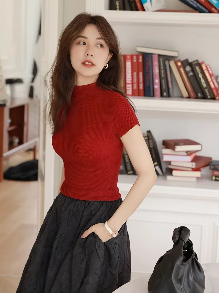 T-shirt plissé à manches courtes pour femmes, col haut, fouet de luxe léger, rouge, mince, été, haut