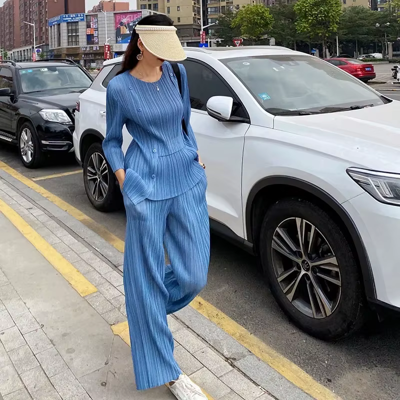 2025 femmes nouveau loisirs pli deux pièces ensemble haut de gamme Femme col rond Pantalon droit été