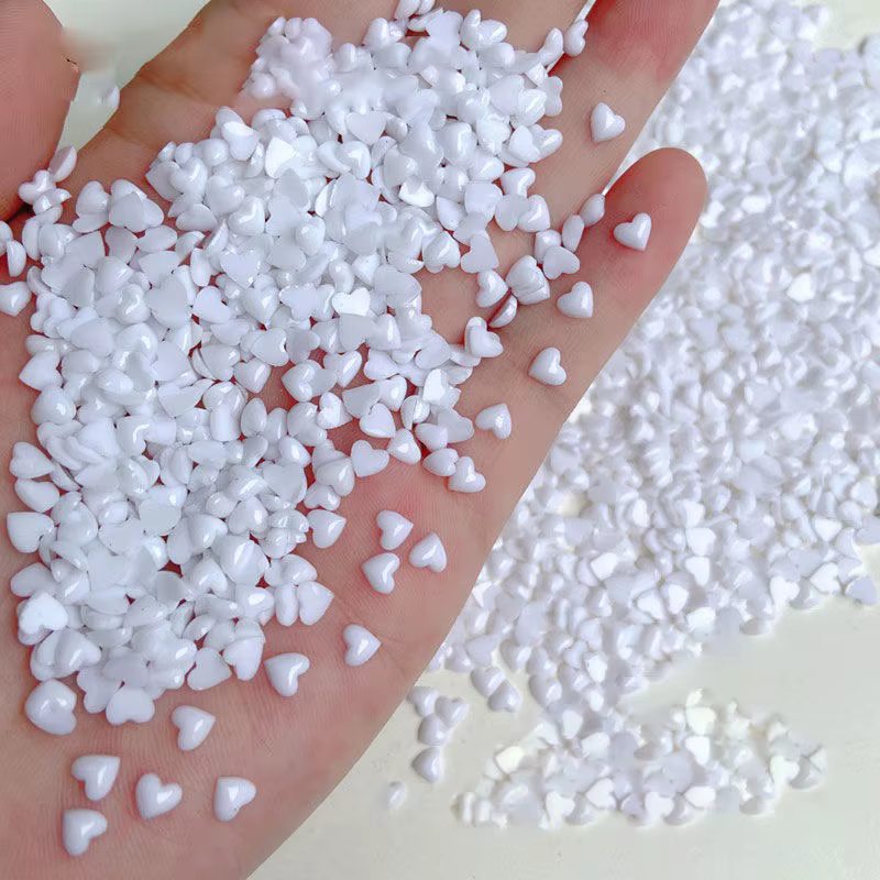100 pièces Nail Art Mini coeur breloques 4x5mm mélange/résine blanche mignon strass en forme de coeu