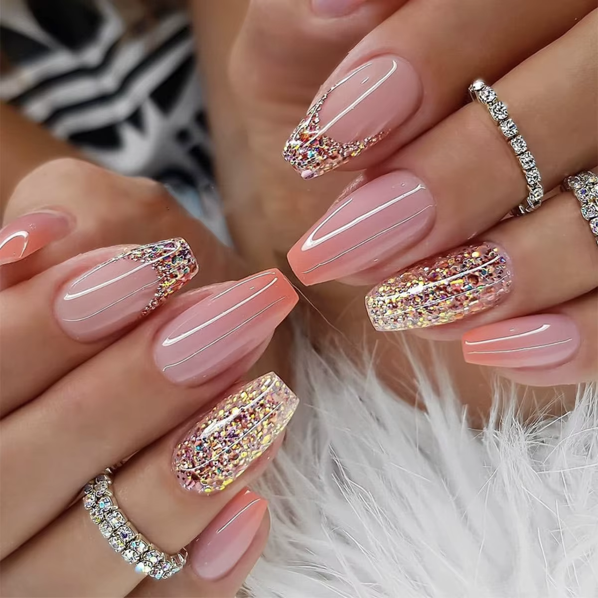Faux ongles carrés courts et moyens, 24 pièces, scintillants, blancs, portables, argent, couverture 