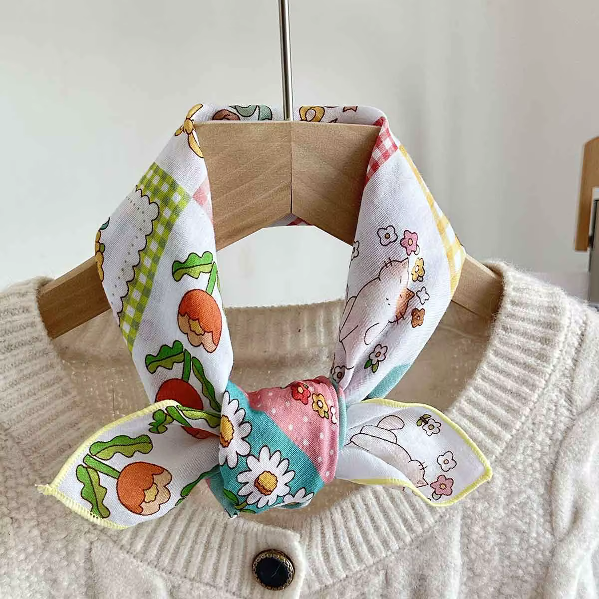 Printemps et été nouvelle petite écharpe en soie pour femmes, petite écharpe carrée bohème confortab