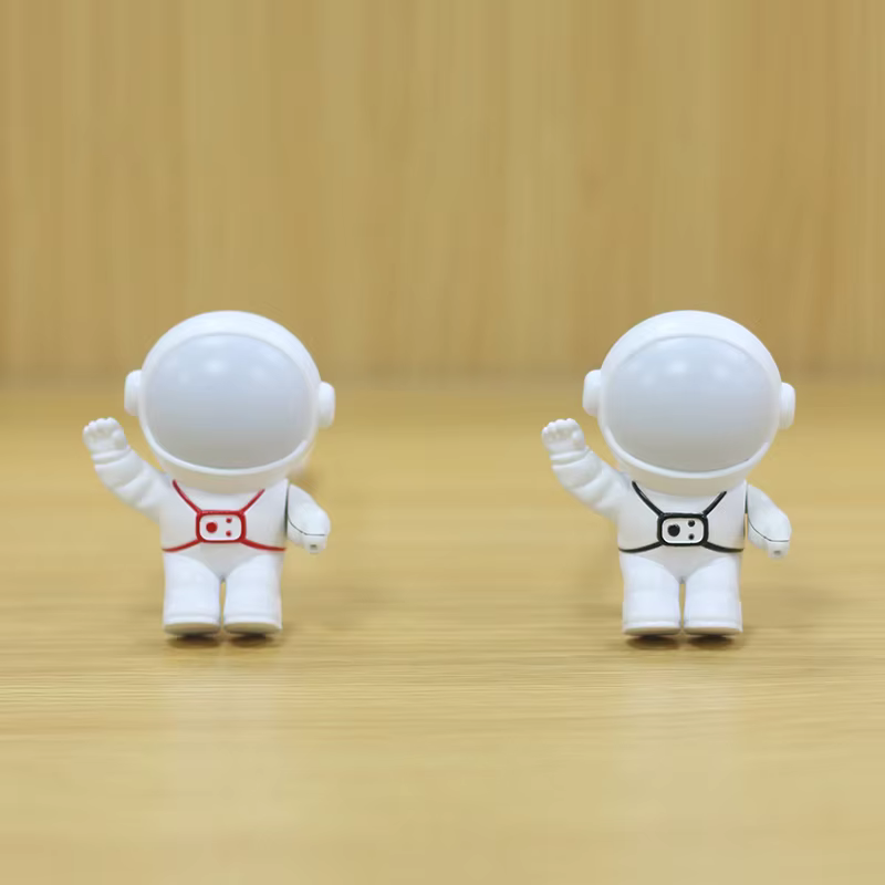 Astronaute USB veilleuse commande vocale Mini LED prise USB Protection des yeux LED capteur de son c