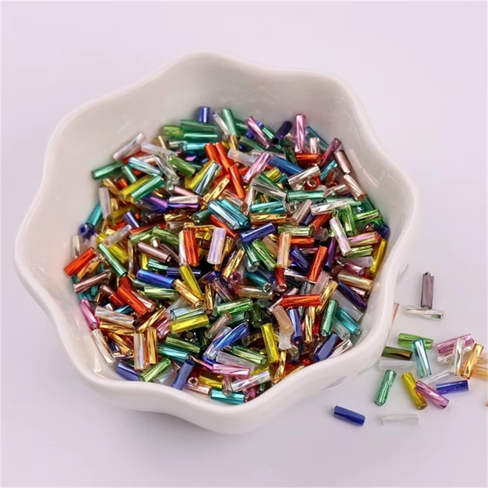 300 pièces 11/0 Tube perle 2x6mm torsion Bugles perles de verre perles de rocaille hélicoïdales pour