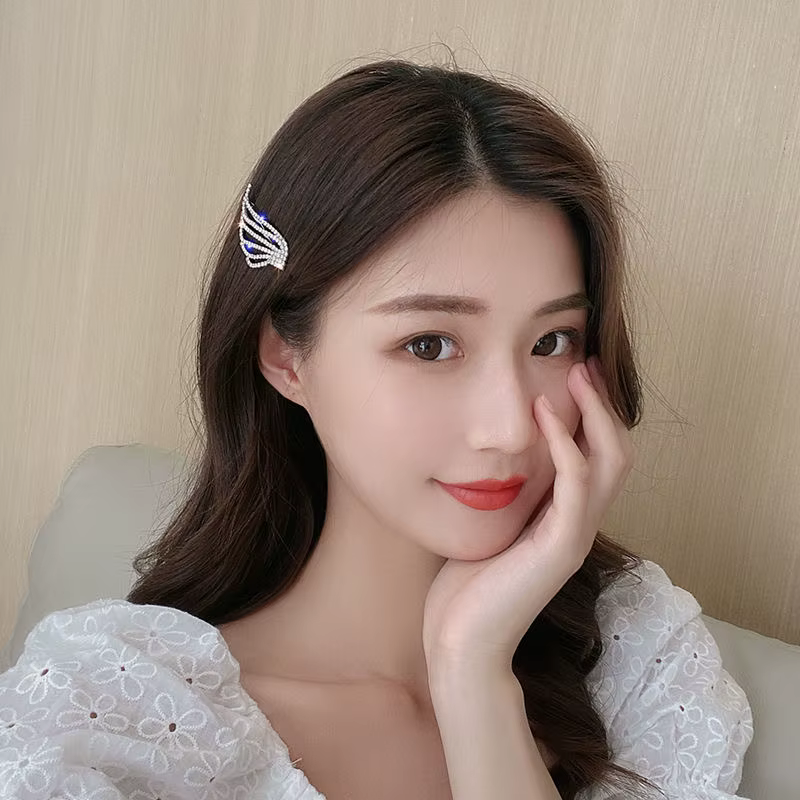 Épingles à cheveux ailes d'ange brillantes à la mode, strass couleur argent, pinces à cheveux en mét