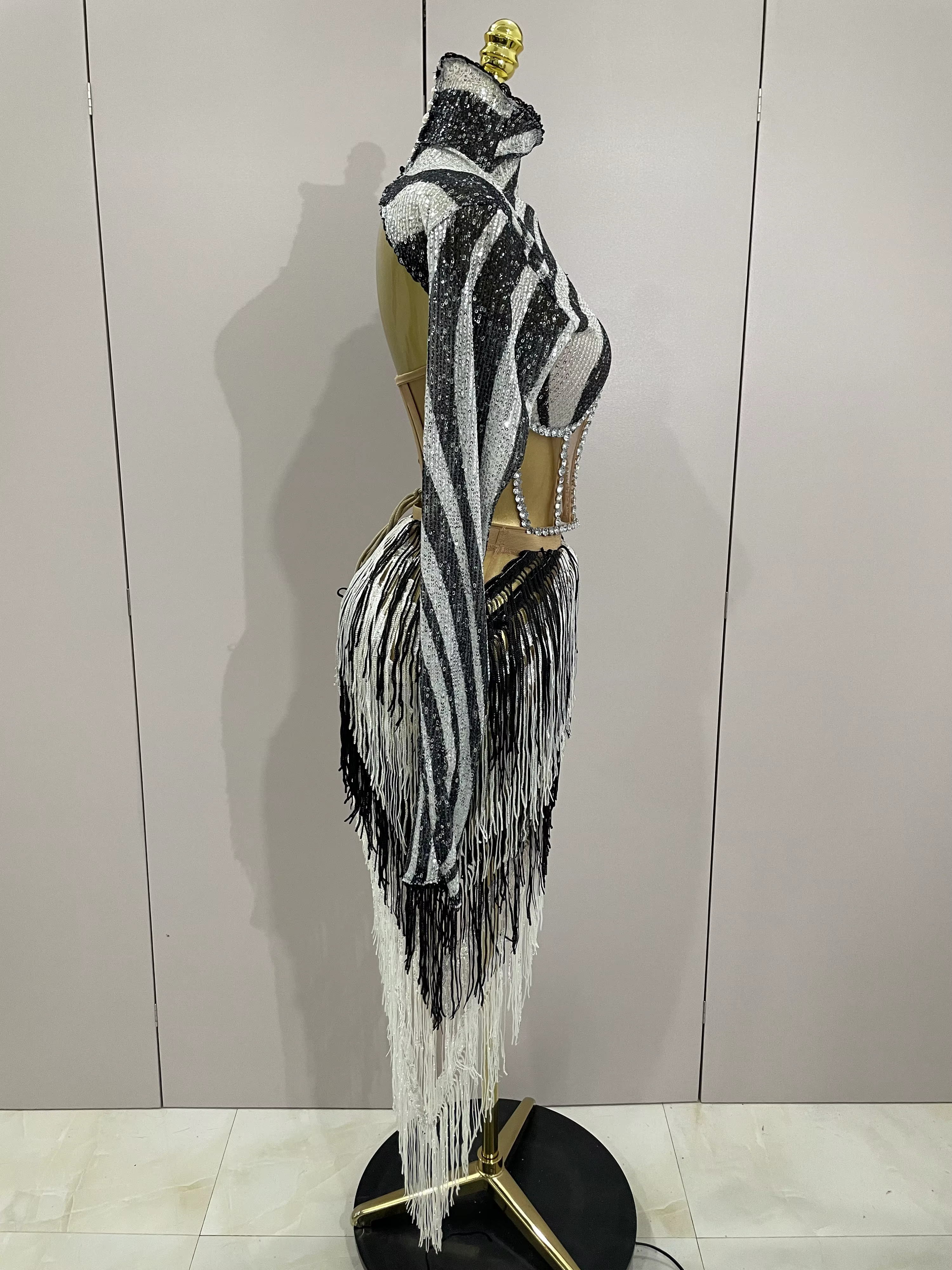 Ensemble deux pièces en maille à manches longues pour femmes, avec des pompons et des paillettes bri