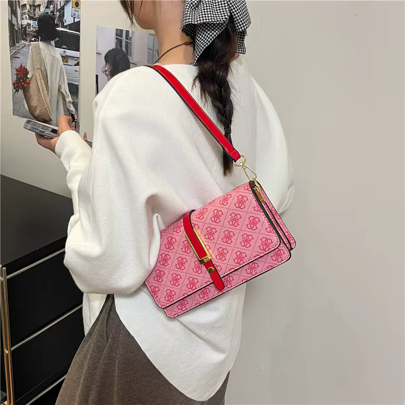 Sac carré texturé tendance pour femme, mini sac à bandoulière élégant avec chaîne, compact et stylé,