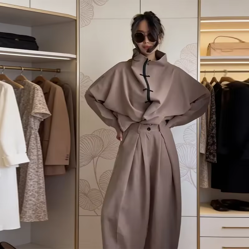 Nouveaux ensembles assortis pour femmes 2026 : Veste chic à col montant unie, pantalon confortable, 