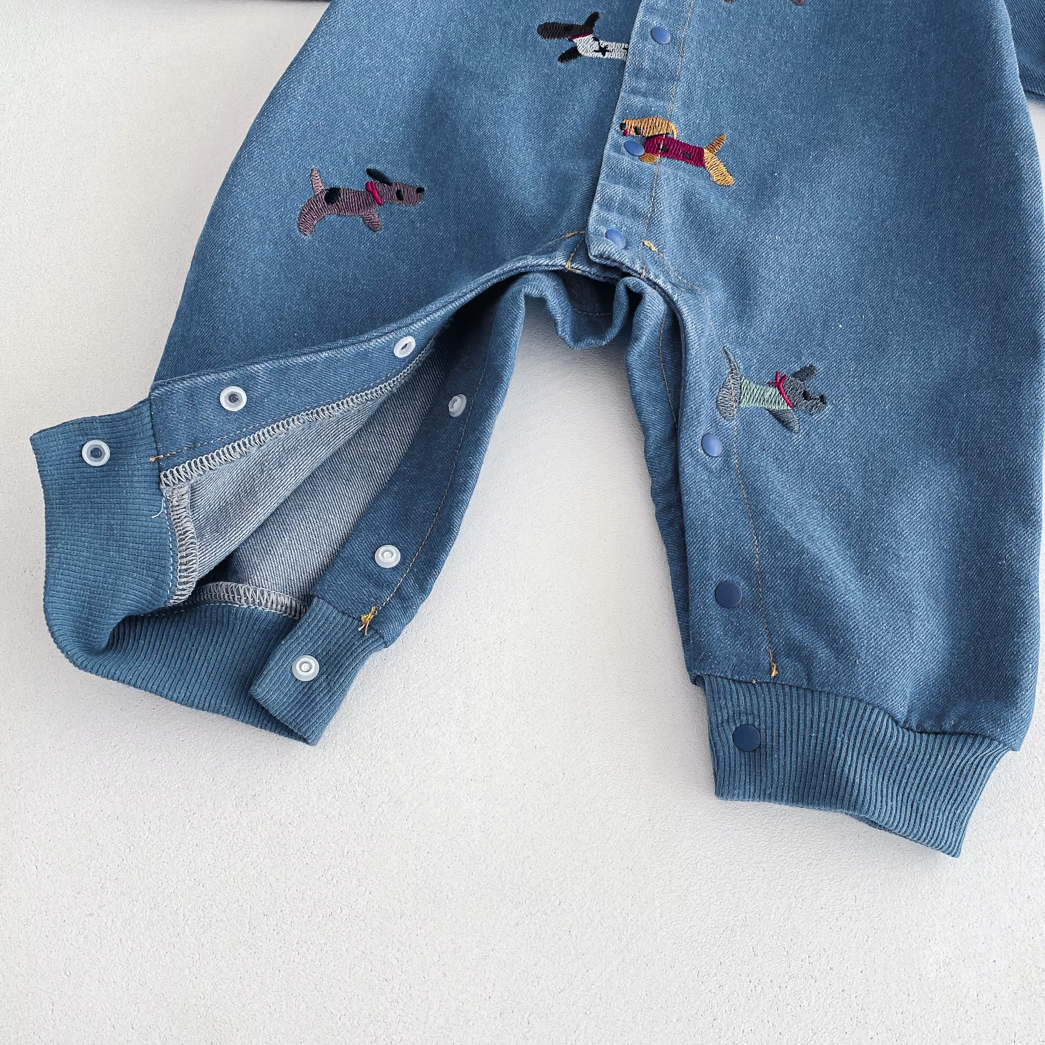 Costume une pièce pour bébé, vêtements d'automne en denim, vêtements rampants d'extérieur brodés pou