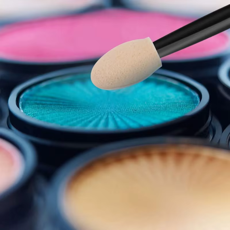 Cuttte 50/100 pièces applicateurs jetables d'éponge d'ombre à paupières double face avec récipient, 