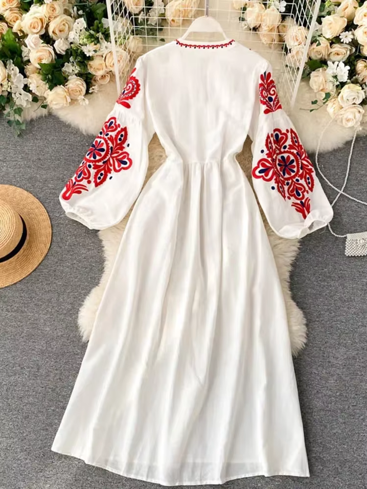 Robe plissée à fleurs brodées bohème pour femmes, col rond, manches lanterne, taille haute, tout mat