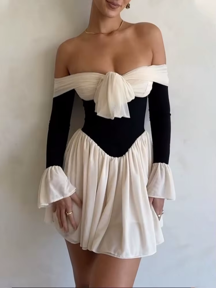 Mozision-Mini robe dos nu sans bretelles pour femme, épaules dénudées, manches longues évasées, plis