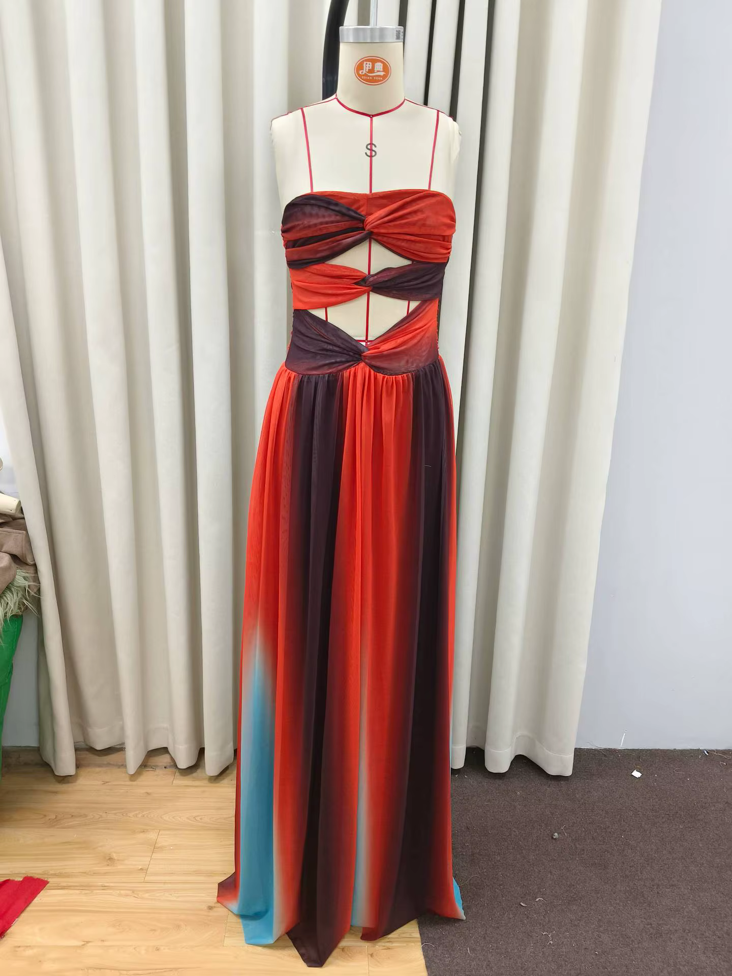 Robe longue ajourée pour femmes, dégradé de teinture par nouage, élégante, épaules dénudées, ourlet 