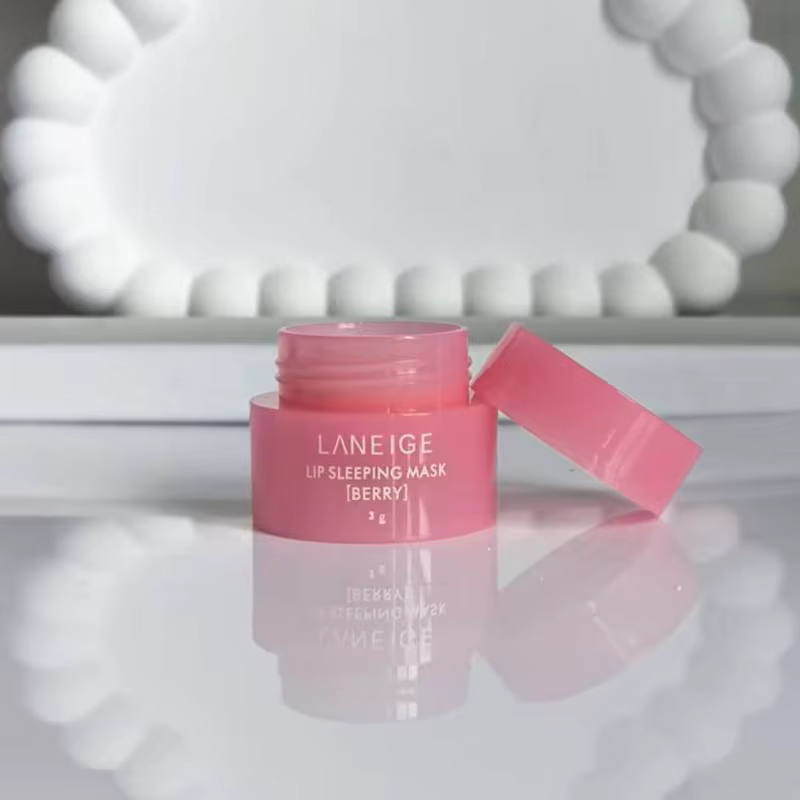 Masque de nuit réparateur hydratant Laneige, saveur triple fraise, gloss à lèvres effet cristal glac